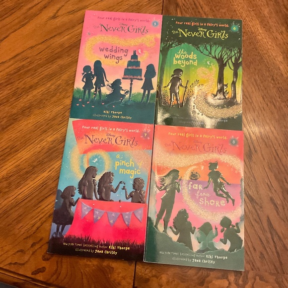 Disney the NEVER GIRLS book collection #1-12 - Picture 5 of 10